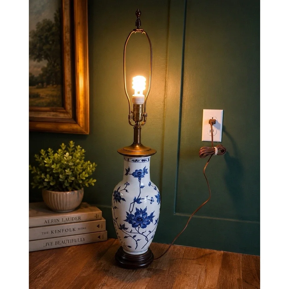 Vintage Shoal Creek Lighting Blue White Chinoiserie Porcelain Table Lamp Brass